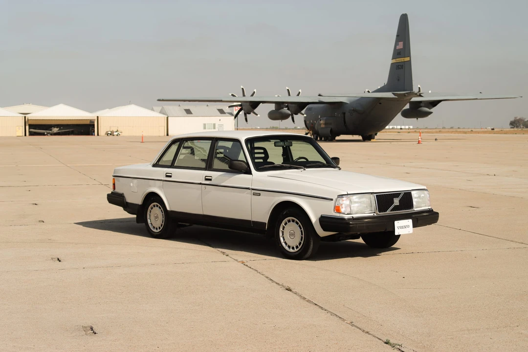 1991 Volvo 244 - Image 4 of 31