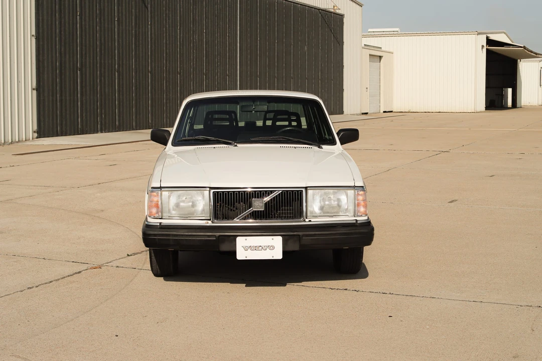 1991 Volvo 244 - Image 7 of 31