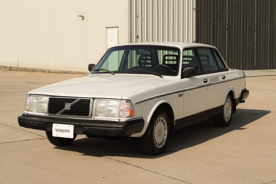 1991 Volvo 244 - Image 9 of 31