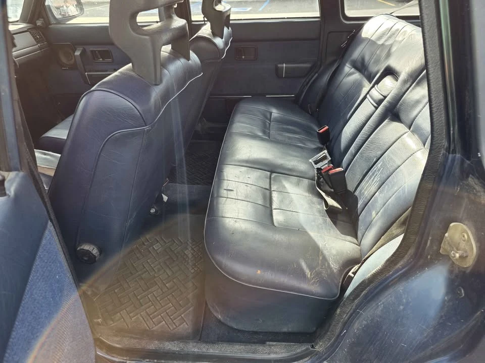 1991 Volvo 245 - Image 3 of 10