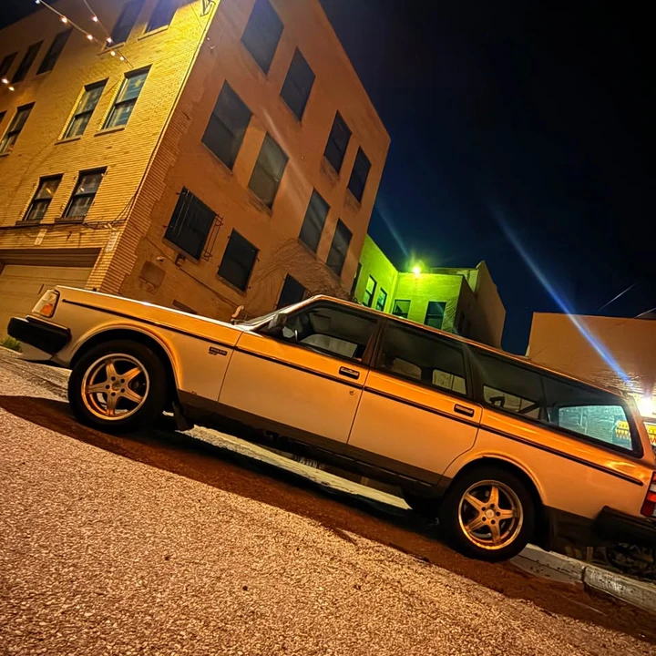 1991 Volvo 245 - Image 2 of 9