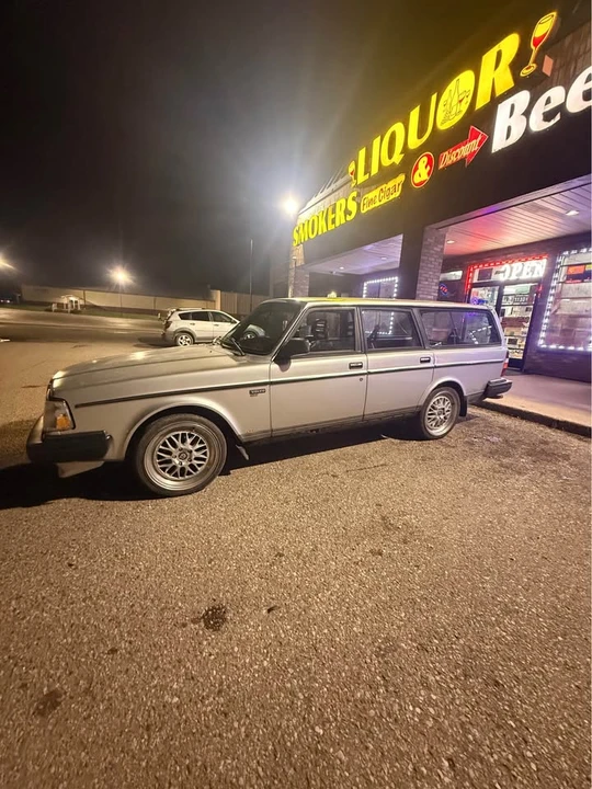 1991 Volvo 245 - Image 5 of 9