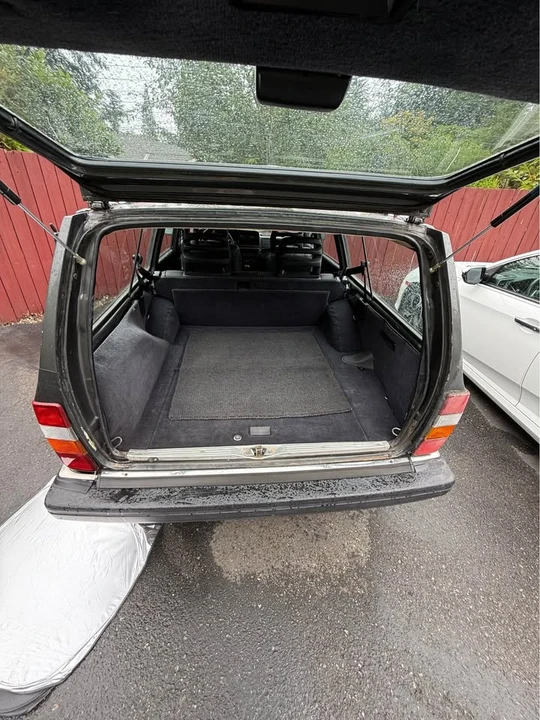 1991 Volvo 245 - Image 5 of 8
