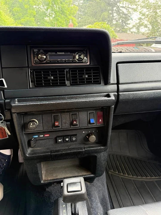 1991 Volvo 245 - Image 8 of 8