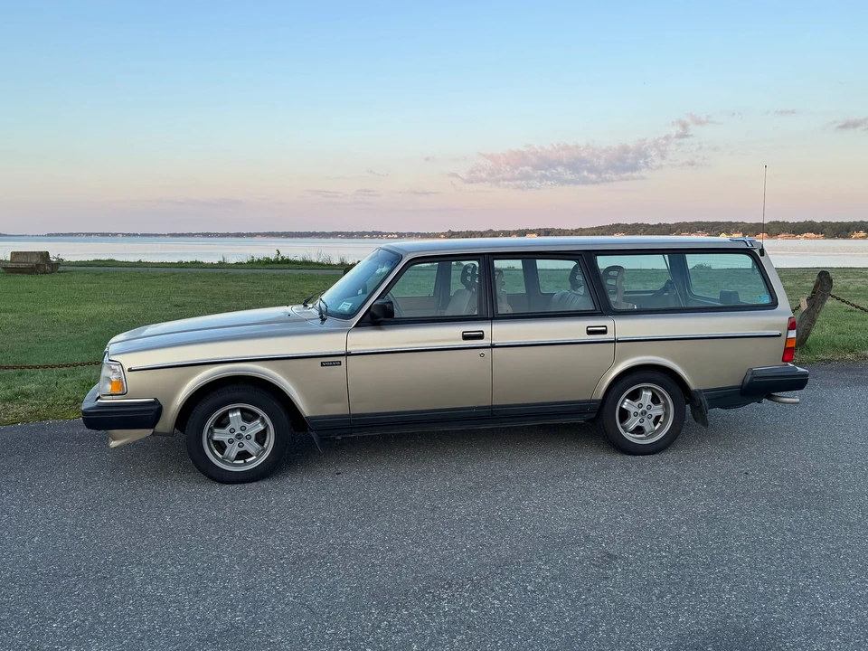 1991 Volvo 245 - Image 3 of 31