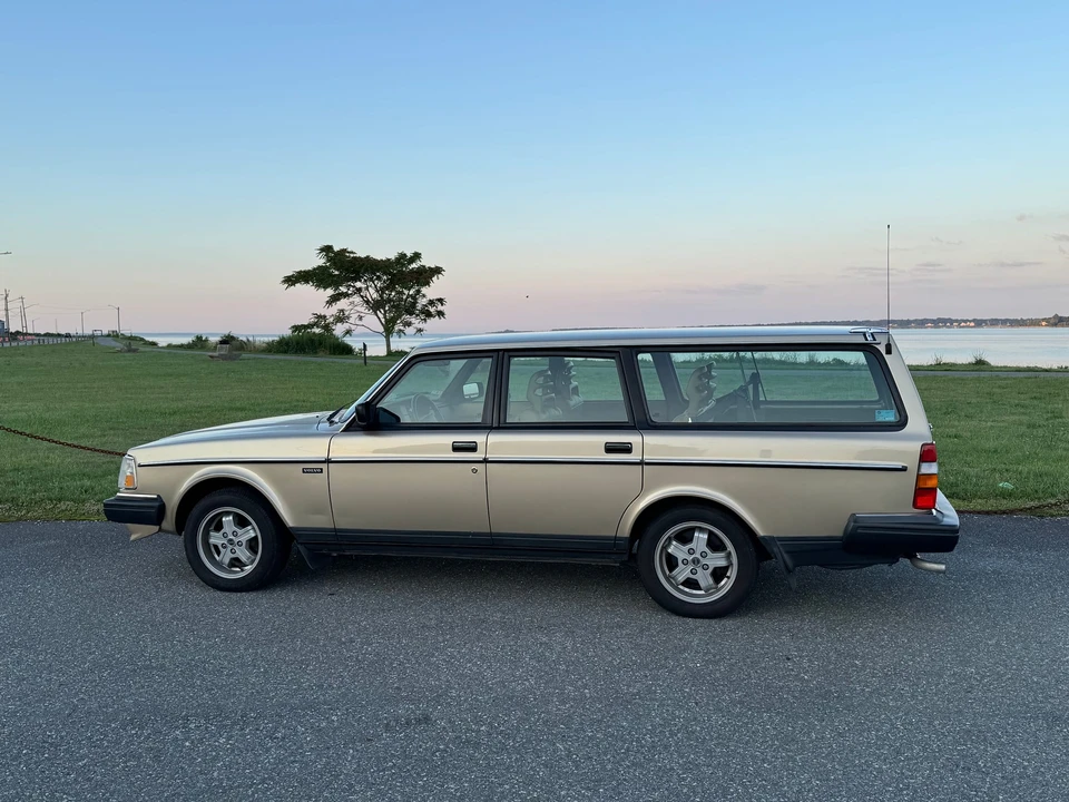 1991 Volvo 245 - Image 4 of 31