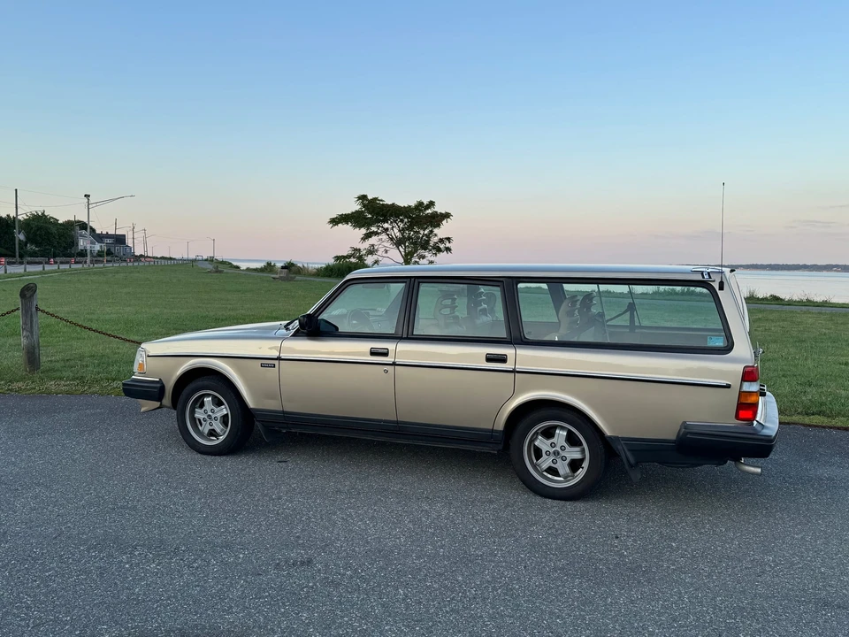 1991 Volvo 245 - Image 5 of 31