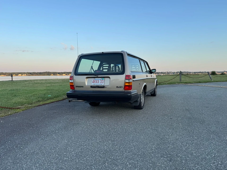 1991 Volvo 245 - Image 6 of 31