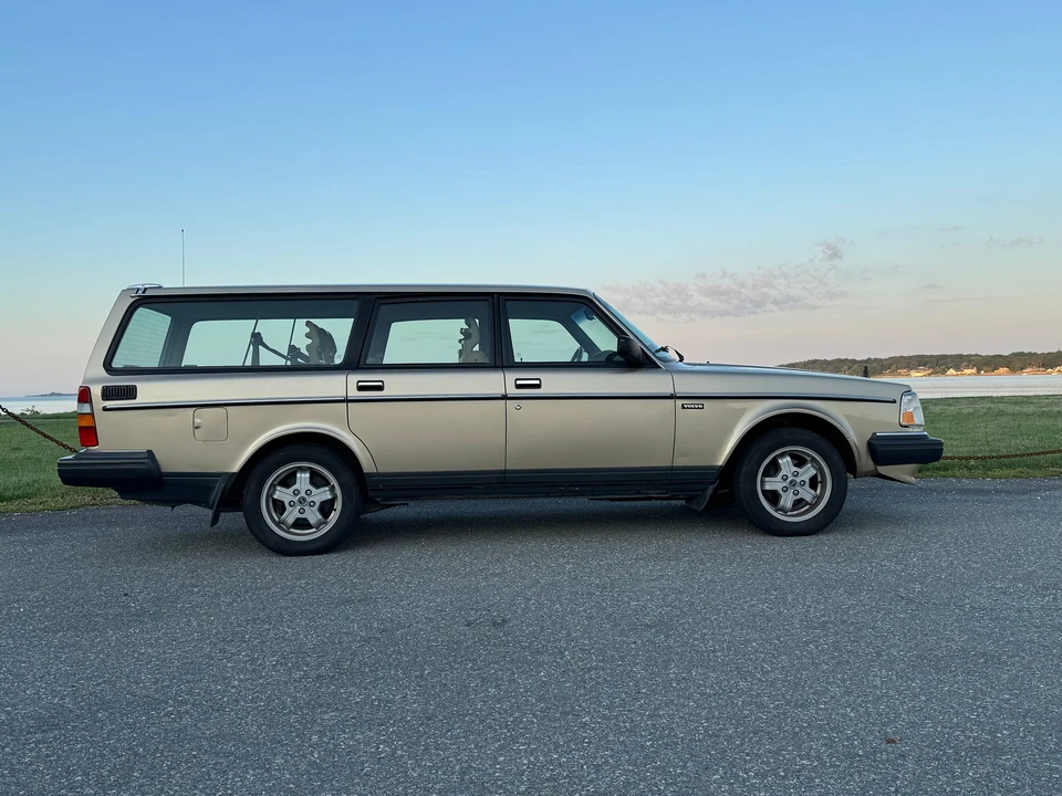 1991 Volvo 245 - Image 8 of 31
