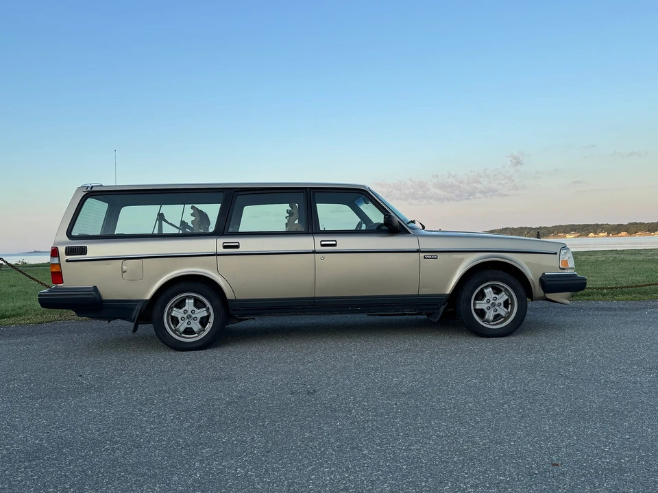 1991 Volvo 245 - Image 9 of 31