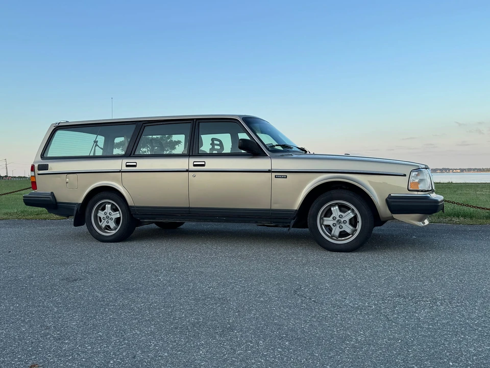 1991 Volvo 245 - Image 10 of 31