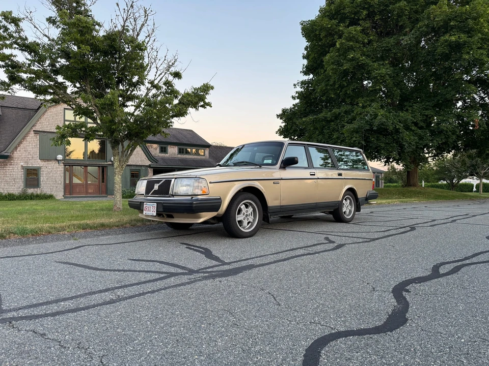 1991 Volvo 245 - Image 14 of 31
