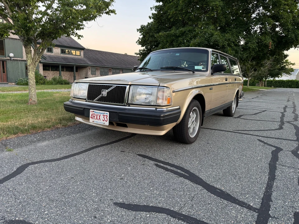 1991 Volvo 245 - Image 13 of 31