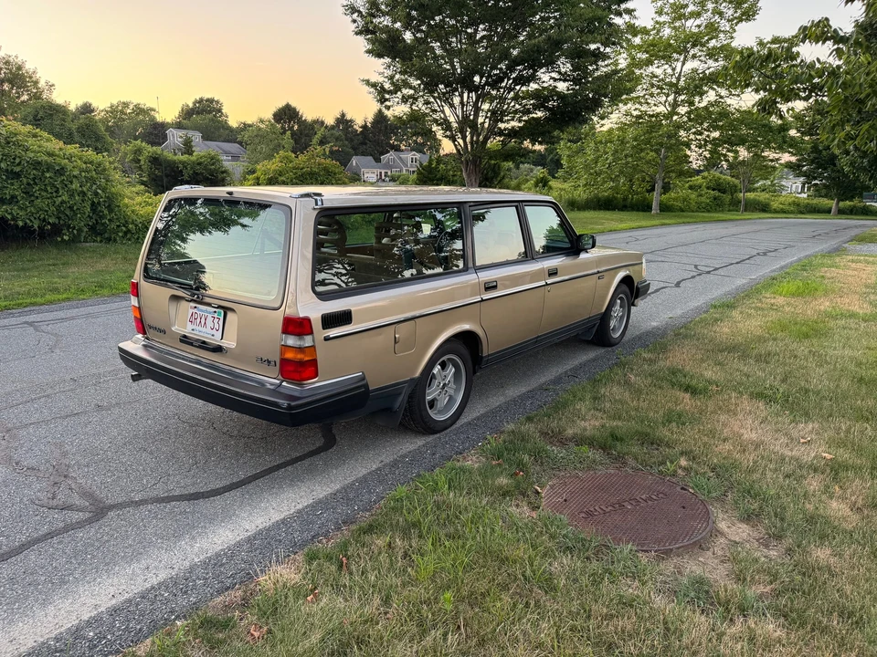 1991 Volvo 245 - Image 16 of 31
