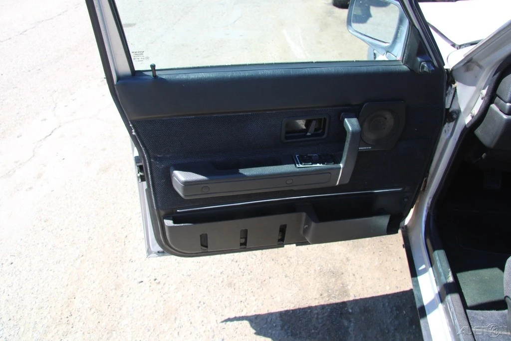 1991 Volvo 244 - Image 13 of 21