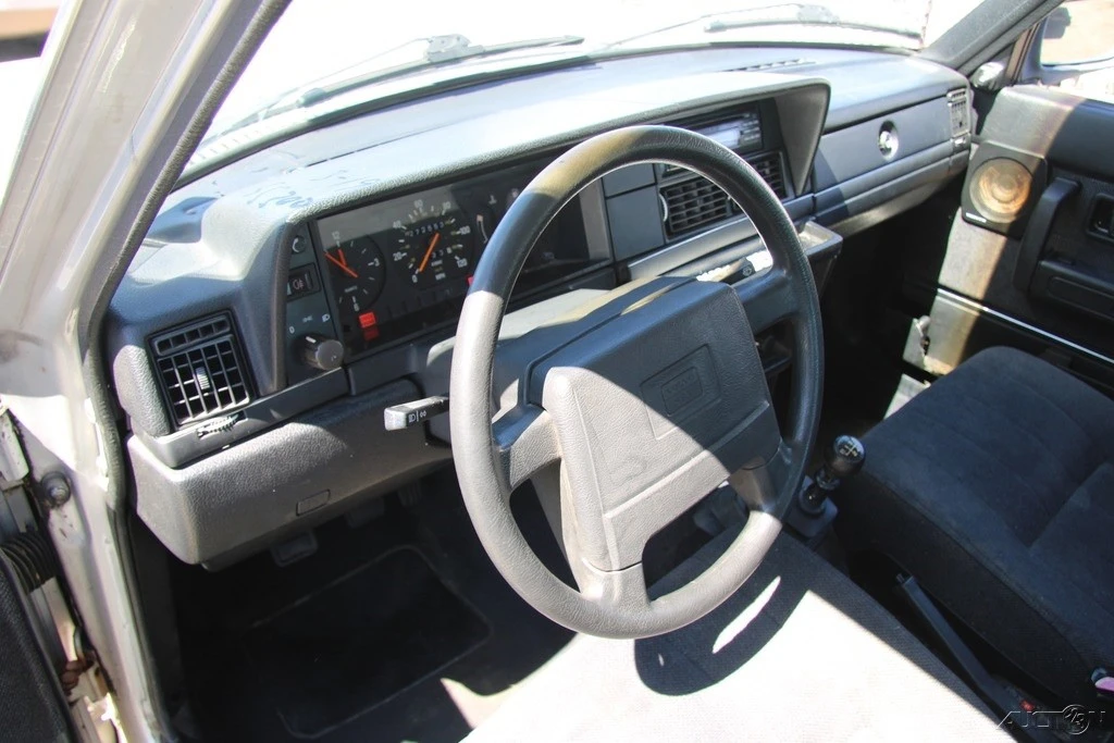 1991 Volvo 244 - Image 15 of 21