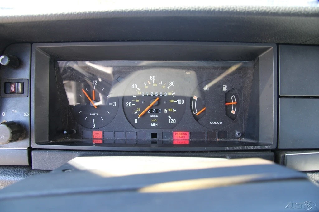 1991 Volvo 244 - Image 16 of 21