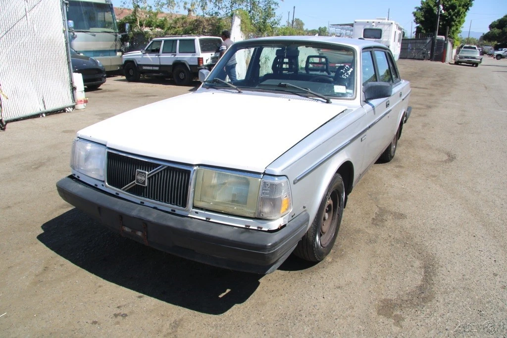1991 Volvo 244 - Image 2 of 21