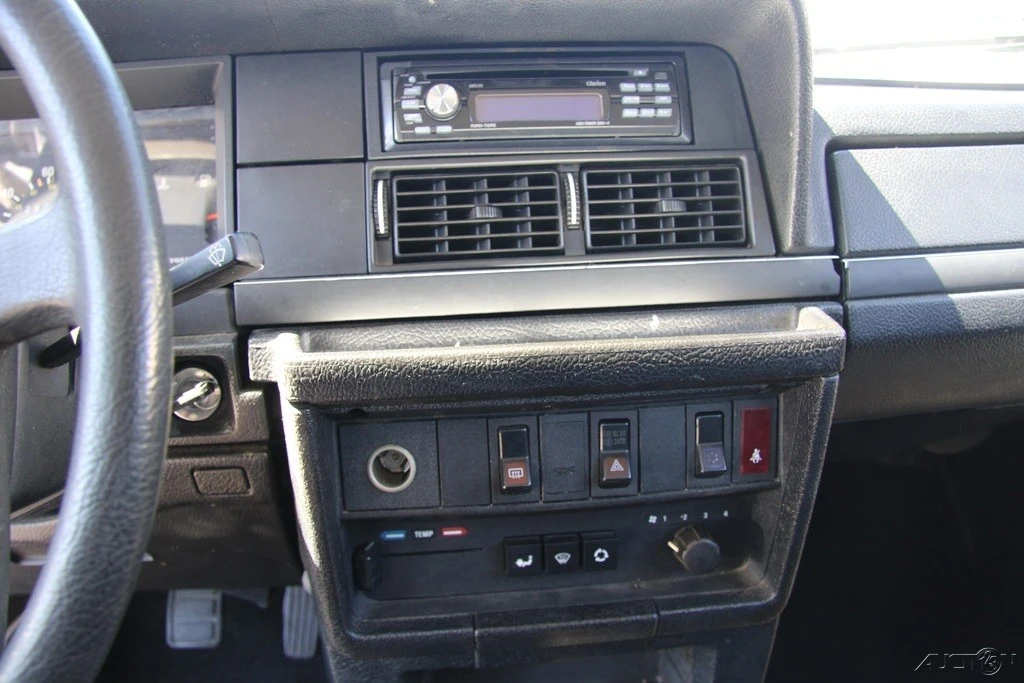 1991 Volvo 244 - Image 18 of 21