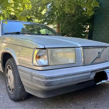 1991 Volvo 740 Sedan