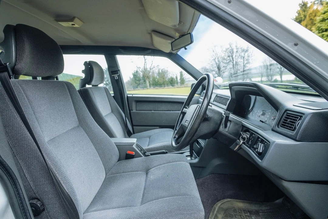 1991 Volvo 940 - Image 2 of 30