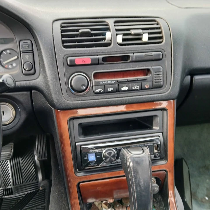 1991 Acura Legend 2nd Gen - Image 6 of 7