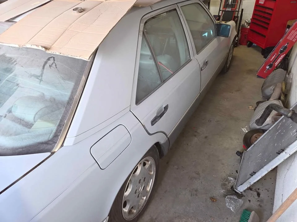 1991 Mercedes-Benz W124 E-Class - Image 6 of 8