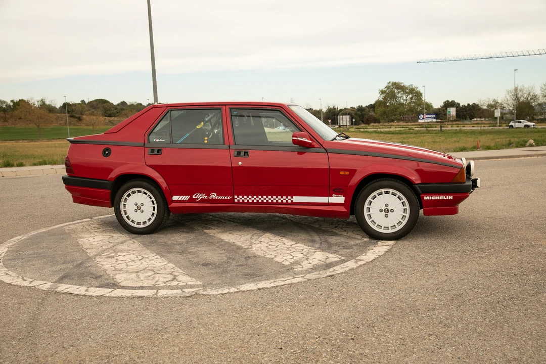 1992 Alfa Romeo 75/Milano - Image 7 of 31