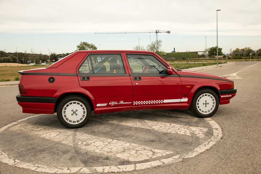 1992 Alfa Romeo 75/Milano - Image 13 of 31
