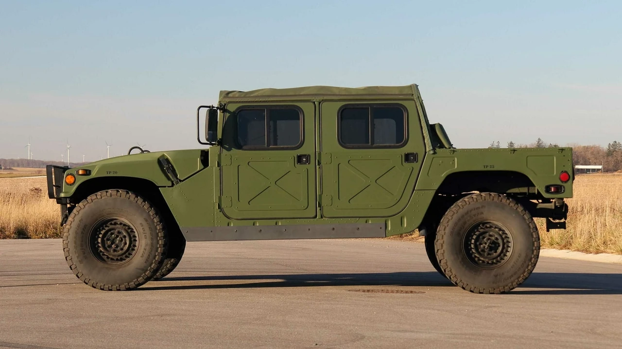 1992 AM General Hummer - Image 8 of 16