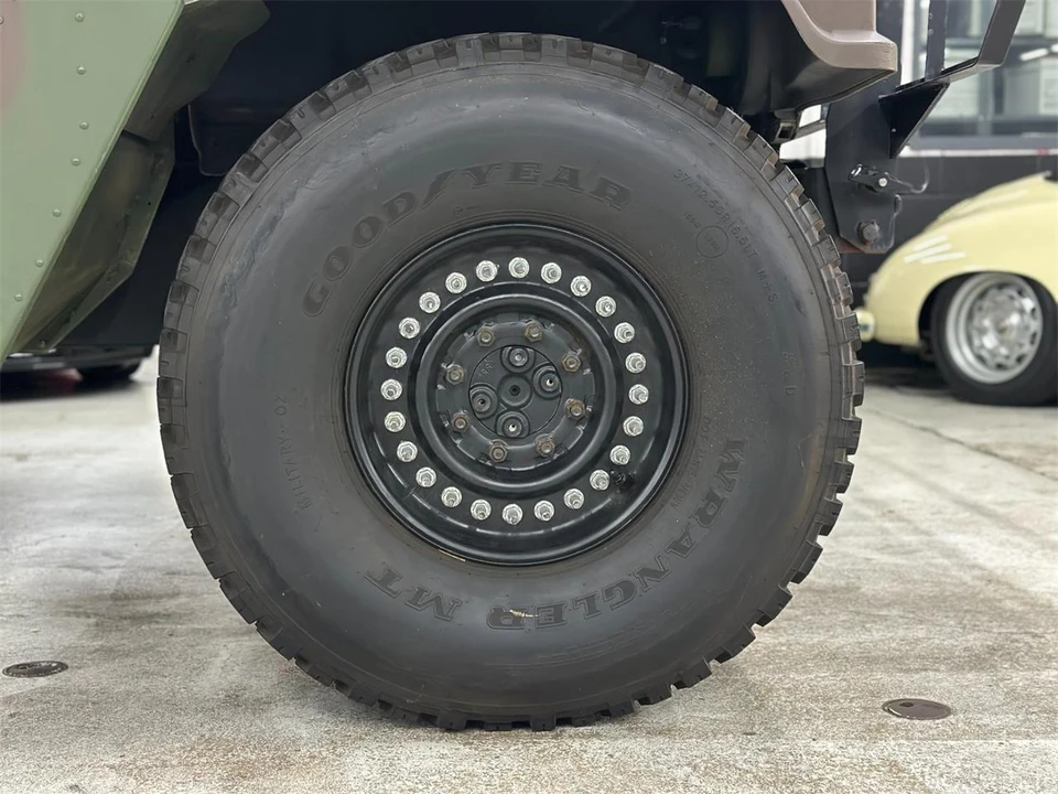 1992 AM General Hummer - Image 30 of 31