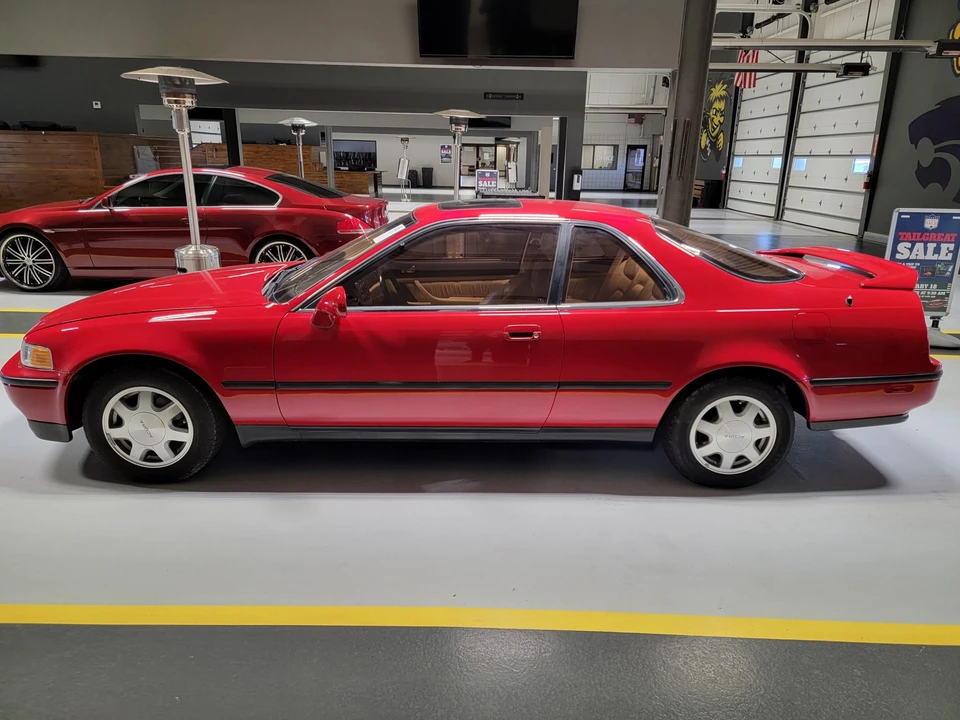 1992 Acura Legend 2nd Gen - Image 8 of 31