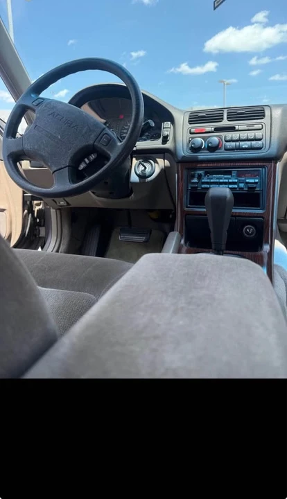 1992 Acura Legend 2nd Gen - Image 7 of 15