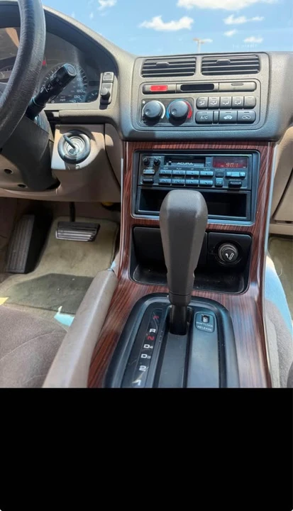 1992 Acura Legend 2nd Gen - Image 11 of 15