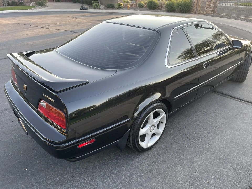1992 Acura Legend 2nd Gen - Image 10 of 31