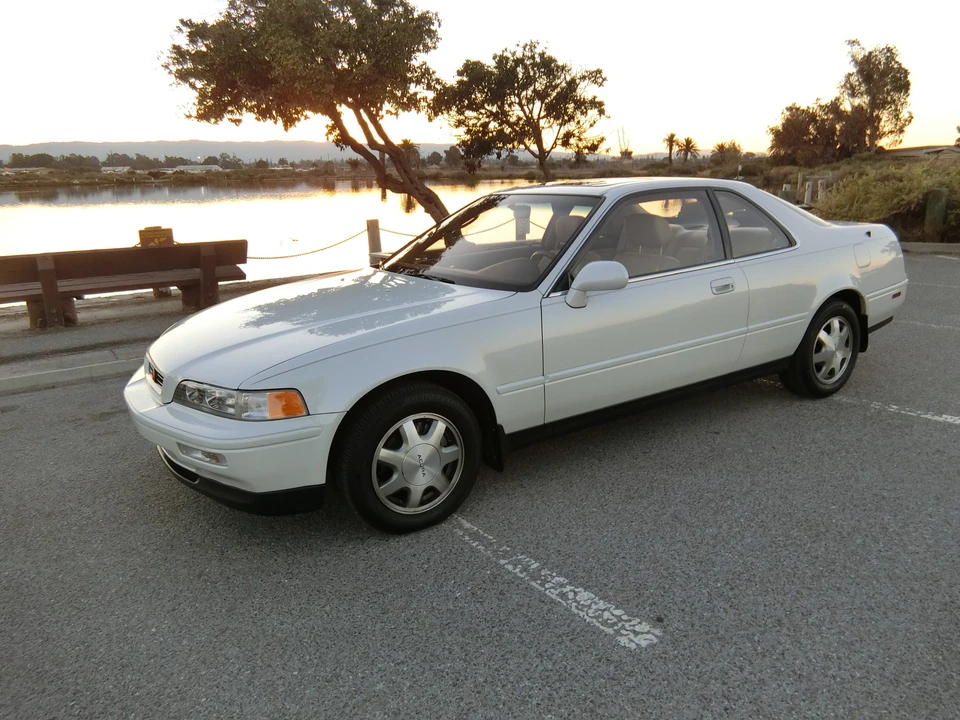 1992 Acura Legend 2nd Gen - Image 9 of 31