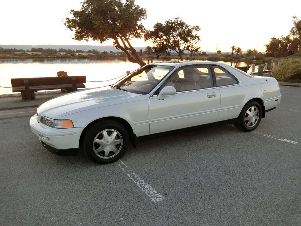 1992 Acura Legend 2nd Gen - Image 10 of 31