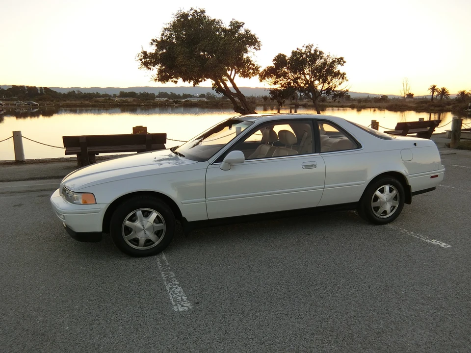 1992 Acura Legend 2nd Gen - Image 12 of 31