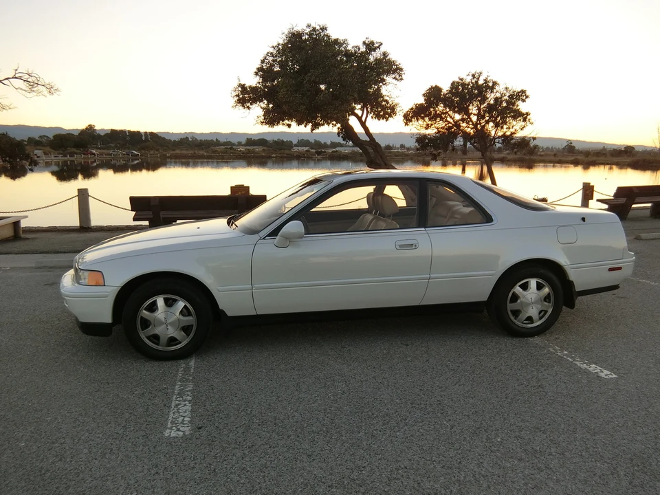 1992 Acura Legend 2nd Gen - Image 13 of 31