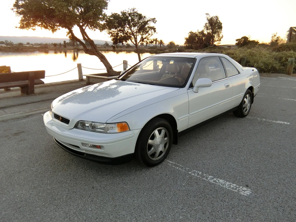 1992 Acura Legend 2nd Gen - Image 8 of 31