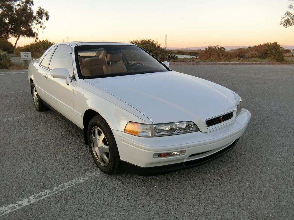 1992 Acura Legend 2nd Gen - Image 2 of 31