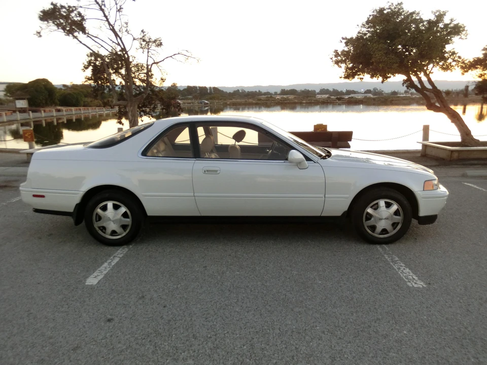 1992 Acura Legend 2nd Gen - Image 20 of 31