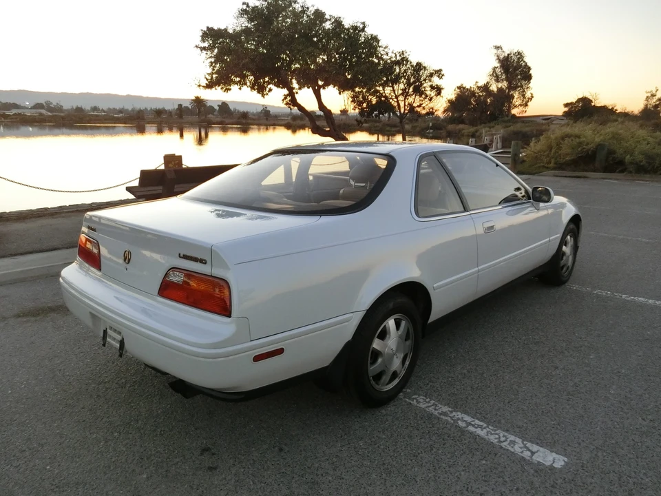 1992 Acura Legend 2nd Gen - Image 29 of 31