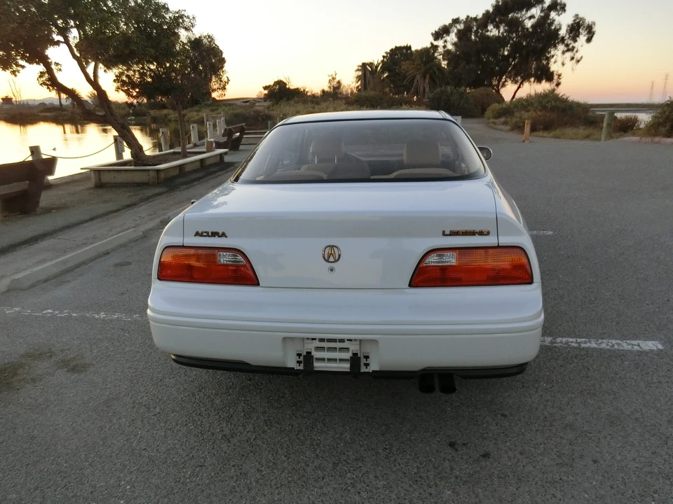 1992 Acura Legend 2nd Gen - Image 26 of 31