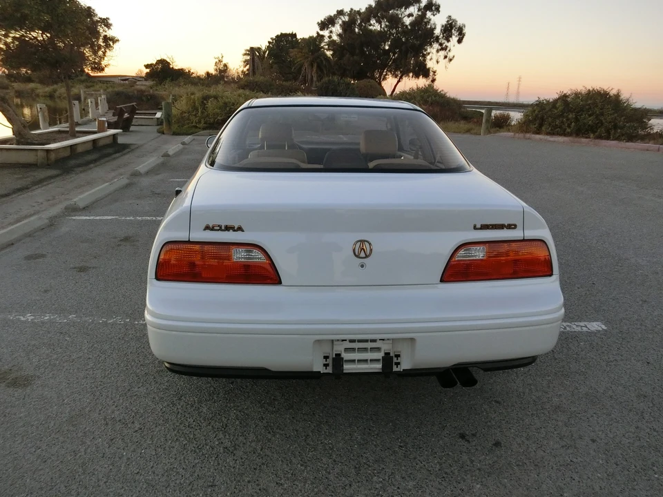 1992 Acura Legend 2nd Gen - Image 25 of 31