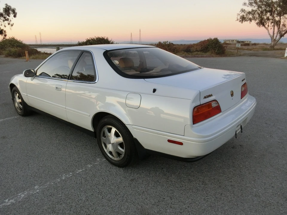 1992 Acura Legend 2nd Gen - Image 22 of 31