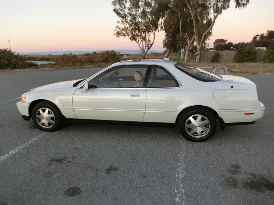 1992 Acura Legend 2nd Gen - Image 18 of 31