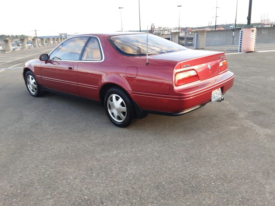 1992 Acura Legend 2nd Gen - Image 17 of 31