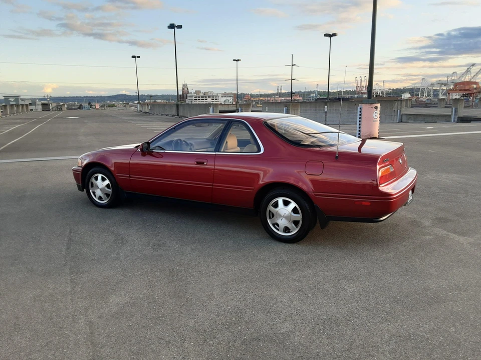 1992 Acura Legend 2nd Gen - Image 13 of 31