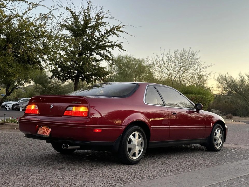1992 Acura Legend 2nd Gen - Image 22 of 31